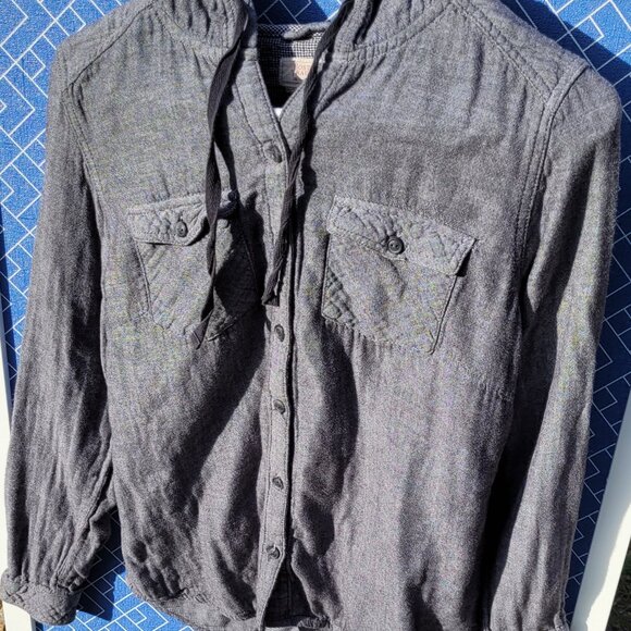 Boston Traders Women's Long Sleeve Button Down Flannel with Hood Medium - Picture 1 of 2
